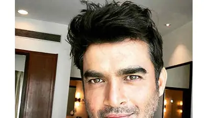 This is why women are going crazy over Madhavan’s bathroom selfie