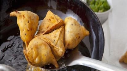 உங்களுக்குத் தெரியுமா? எல்லாரும் விரும்பி சாப்பிடும் சமோசாவில் 260 கிலொ கலோரி இருக்கு...