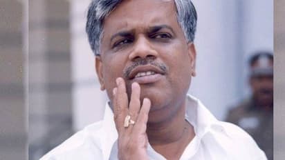 தளவாய் சுந்தரம் அடாவடியால் சிக்கல்: மூன்று அமைச்சர்கள் பதவி இழக்கும் அபாயம்!