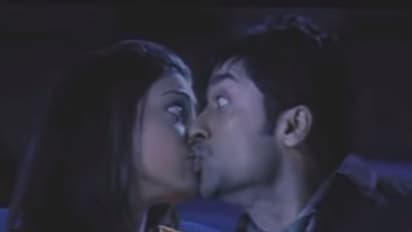 ചുംബനം കണ്കെട്ടായിരുന്നു; സൂര്യയ്ക്കും കാജലിനും ഏതിരെ സോഷ്യല്മീഡിയ