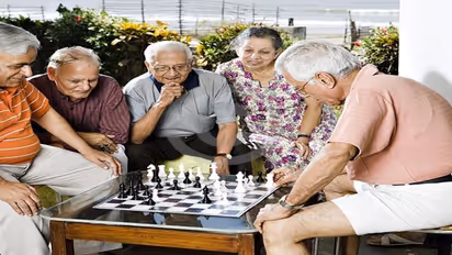 60 வயதிலும் ஆரோக்கியமாக இப்படியும் வாழலாம் ......