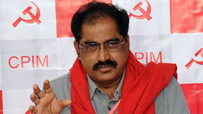 Thammineni veerabhadram: సీపీఎం రాష్ట్ర కార్యదర్శి తమ్మినేని వీరభద్రంకు గుండెపోటు.. హైదరాబాద్కు తరలింపు