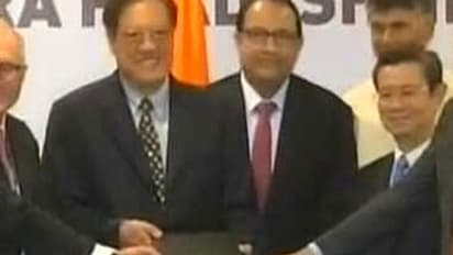 కేసులున్నా ఒప్పందాలు చేసేసుకున్నారు