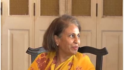 ಹೊಸ ವಿನ್ಯಾಸದ ಬಟ್ಟೆ ಉತ್ಪಾದಿಸಿ ಗ್ರಾಹಕರನ್ನು ಆಕರ್ಷಿಸಬೇಕು