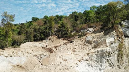 കേരളത്തിലെ ക്വാറികള്; കേന്ദ്രം ഖനനാനുമതി നിർത്തി വച്ചു