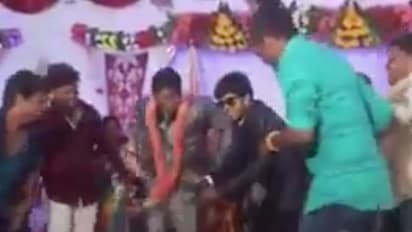 Video: When groom forgets the bride and starts dancing with friends