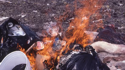 Kerala HC bans burning plastic, rubber in public