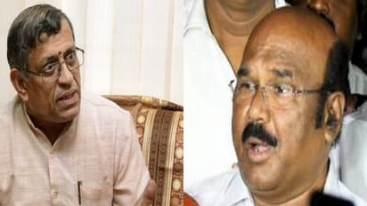 ஆடிட்டரின் டிவிட்டரில் ட்விஸ்ட் வைத்தது யார்? எதற்காக!? சிக்கிக்கொண்ட அமைச்சர்... அலறும் அதிமுக...