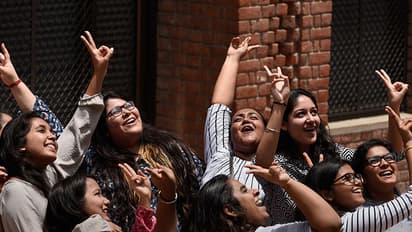 CBSE 10th RESULT: சிபிஎஸ்இ பத்தாம் வகுப்பு தேர்வு முடிவுகள் வெளியானது..எந்த இணையதளத்தில் பார்க்கலாம் தெரியுமா?