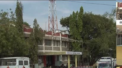 ಸರ್ಕಾರಿ ಆಸ್ಪತ್ರೆಯ ಮೇಲೆಯೇ ಮೊಬೈಲ್ ಟವರ್! ಮೊಬೈಲ್ ರೇಡಿಯೇಶನ್'ಗಳಿಂದ ಗರ್ಭಿಣಿಯರಿಗೆ ತೊಂದರೆ