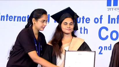 ಪ್ರಪಂಚ ಕಾಣದ ಅಂಧೆಯಿಂದ ವಿಶಿಷ್ಟ ಸಾಧನೆ: ಎಂಎಸ್ಸಿ ಡಿಜಿಟಲ್ ಸೊಸೈಟಿ ವಿಷಯದಲ್ಲಿ ವಿವಿಗೆ ಟಾಪರ್