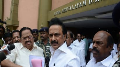 பிரிகிறது அதிமுக கூட்டம்...? வலுப்பெறும் திமுக...? ஆளுமையை நிரூபிப்பாரா ஸ்டாலின்?