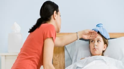 இந்த கிராமத்து வைத்தியங்களை பின்பற்றினால் வைரஸ் காய்ச்சல் விரைவில் குணமாகும்.