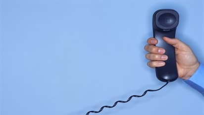 இனி போனில் கூட "இந்த வார்த்தை" பயன்படுத்தக்கூடாது...! வருகிறது புதிய சட்டம்..!