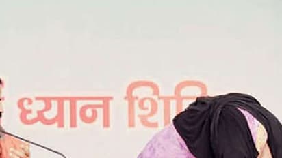 യോഗ പഠിപ്പിച്ച മുസ്ലിം യുവതി റാഫിയ നാസിന്റെ വീടിനു നേരെ ആക്രമണം