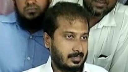 இரட்டை இலையில் போட்டியிட்டது தேர்தல் யுக்திதான்! அதற்காக அடிமை அல்ல! தமிமுன் அன்சாரி பொளேர்!