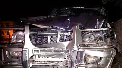 ബ്രേക്കിന് പകരം ആക്സിലറേറ്റർ ചവിട്ടിയ കാറിന് സംഭവിച്ചത്, വിഡിയോ വൈറലാകുന്നു