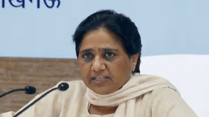 ‘సొంత ఇంటిని చక్కబెట్టుకోలేరు కానీ..మాపై నిందలు వేస్తారు’ - రాహుల్ గాంధీకి మాయావతి ఘాటు సమాధానం