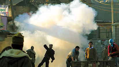 NIA cracks down on terror funding in Kashmir valley, conducts raids in Delhi, Srinagar