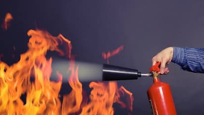 திடிரென தீப்பற்றிக் கொண்டால் என்னவெல்லாம் செய்யணும்? தெரிஞ்சுக்குங்க உதவும்...