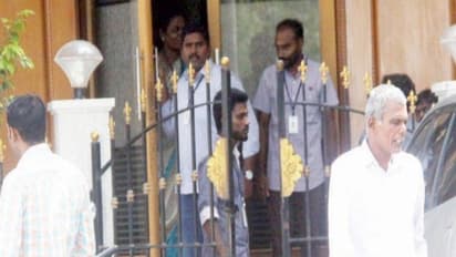 தொடரும் 4-வதுநாள் சோதனை; கணக்கில் வராத பணம் கண்டுபிடிப்பு!