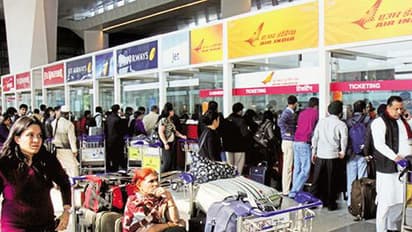 ഗൾഫ് വിമാന ടിക്കറ്റ് നിരക്ക് ഉയർത്തി രാജ്യത്ത് കൊള്ള, ഹോളിഡേ സീസൺ ഹൊററർ സീസണായി; ജെബി മേത്തർ രാജ്യസഭയിൽ