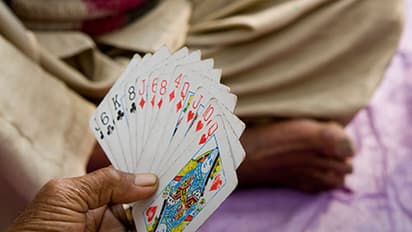 Mysuru :  ರಿಕ್ರಿಯೇಷನ್‌ ಕ್ಲಬ್‌ಗಳಲ್ಲಿ ಪ್ಲೇಯಿಂಗ್‌ ಕಾರ್ಡ್‌ ಆಡದಂತೆ ಪೊಲೀಸರ ಕಟ್ಟಪ್ಪಣೆ 