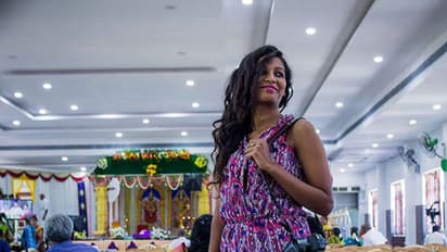 കയറിപ്പിടിച്ചയാളെ കൈകാര്യം ചെയ്ത വനിതാ ഫോട്ടോഗ്രാഫര്ക്ക് കൈയടി