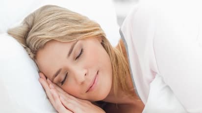 தூங்குவதற்கு முன் செய்யக்கூடாத 5 விஷயங்கள்.