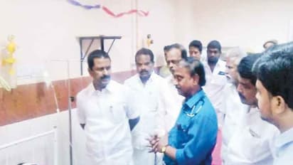 அ.தி.மு.க. செயலாளரை அரிவாளால் வெட்டிய அ.ம.மு.க துணைச் செயலாளர் கைது...