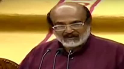 ബജറ്റില് പത്താം ക്ലാസുകാരിയുടെ കവിത ചൊല്ലി തോമസ് ഐസക്