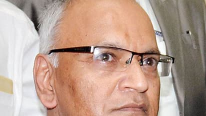 ಭೂಕಬಳಿಕೆ ಪ್ರಕರಣ: ನಿವೃತ್ತ ಸಿಎಸ್ ಜಾಧವ್, ತಾಯಿಗೆ ಭೂ ಕಂಟಕ