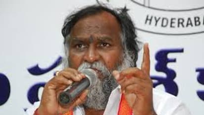 వారిని పట్టించుకోరా, చెంచాగిరి చేసుకుంటూ బతికేస్తారా: జగ్గారెడ్డి