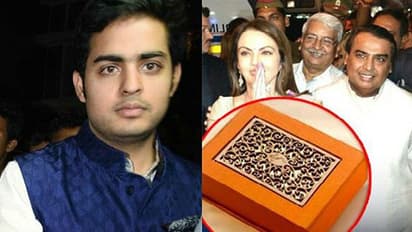 వైరల్ అయి పోయిన ముఖేష్ అంబానీ కొడుకు వెడ్డింగ్ కార్డు