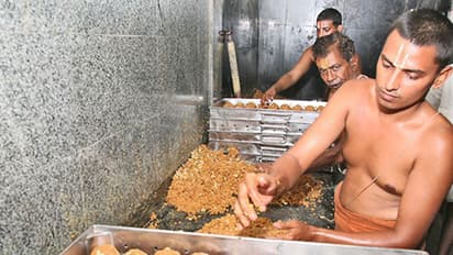 కరోనా దెబ్బ: ఇక ఫ్రీ గా తిరుమల వెంకన్న ప్రసాదం