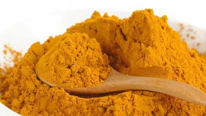 உங்களுக்குத் தெரியுமா? நுரையீரலில் கட்டிகள் தோன்றுவதை தடுக்கும் சக்தி மஞ்சளுக்கு உண்டு…