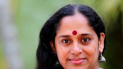 ദുരനുഭവങ്ങള് തുറന്നുപറഞ്ഞ് സജിതാ മഠത്തില്