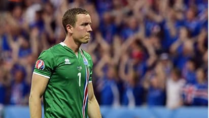 ലോകകപ്പില് ഐസ്ലന്റ് ഗോളിയുടെ പരസ്യവും!