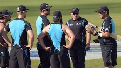 ಒಂದೇ ಓವರ್’ನಲ್ಲಿ 43 ರನ್ ಸಿಡಿಸಿ ವಿಶ್ವ ದಾಖಲೆ ಬರೆದ ಬ್ಯಾಟ್ಸ್’ಮನ್’ಗಳು..!