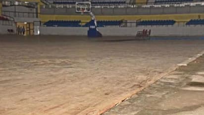 ಕಂಠೀರವ ಕ್ರೀಡಾಂಗಣದ 1 ಕೋಟಿ ವೆಚ್ಚದ ಮರದ ಹಾಸು ಮಳೆಗೆ ಬಲಿ