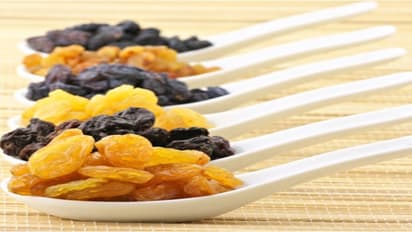 உலர் திராட்சையை ஏன் அனைவரும் சாப்பிடுவது நல்லது?