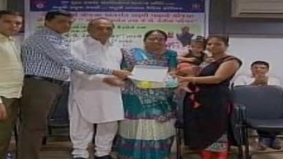 பெண் குழந்தைகளுக்கு ரூ.85 ஆயிரம் பரிசு..! இன்ப அதிர்ச்சியில் உறைந்த மக்கள்..!