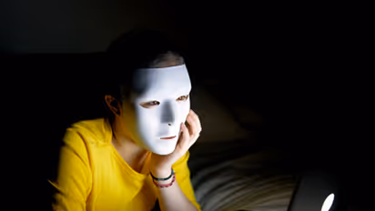 Fake sellers, long distance buyers: Why you should be wary of buying/selling online