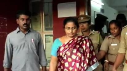 ஒரே வார்த்தையில் CBCIDயை அலறவிட்ட நிர்மலா தேவி... அப்படி என்னத்த சொன்னாரு இந்த புரோக்கர் பேராசிரியை?