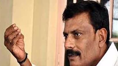 బైరెడ్డికి ఝలక్: జగన్ పార్టీలోకి సిద్ధార్థ రెడ్డి