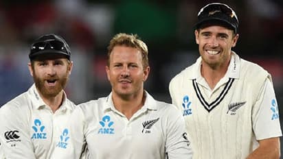 അവസാന സെഷനില് ഇംഗ്ലണ്ട് തോല്വി സമ്മതിച്ചു; ആദ്യ ടെസ്റ്റ് കിവീസിന്