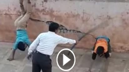 జహీరాబాద్ లో బడిపంతులు ఏం చేసిండో తెలుసా ? (వీడియో)