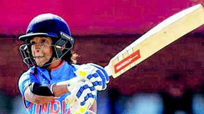 சிறந்த பேட்ஸ் உமனுக்கான விருதை வென்றார் இந்தியாவின் ஹர்மன்பிரீத் கௌர்...