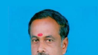 ரூ.3000/- கொடுத்து துப்புரவு பணியாளர்களை குஷிப்படுத்திய அமைச்சர் சேவூர் ராமசந்திரன்!