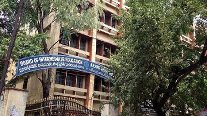 కరోనా ఎఫెక్ట్: తెలంగాణలో ఇంటర్ సెకండియర్ ప్రాక్టికల్ పరీక్షలు వాయిదా